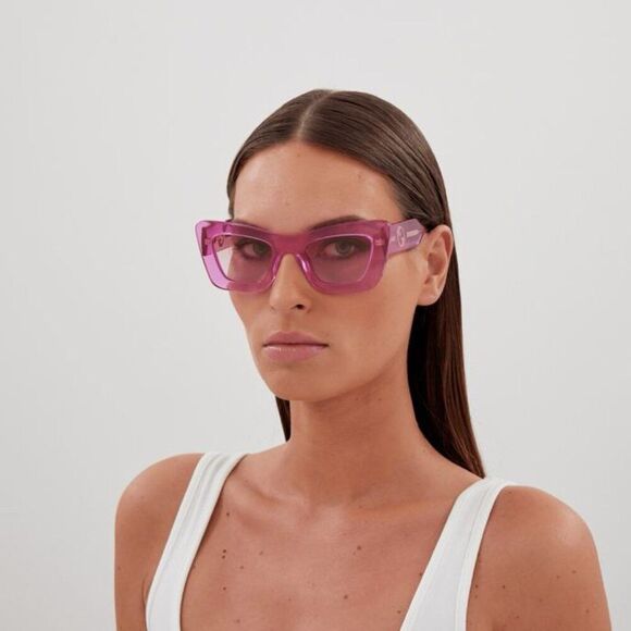 Gucci Women Sunglasses Transparent Pink Gradient Butterfly GG1552S 003 NEW main image 6